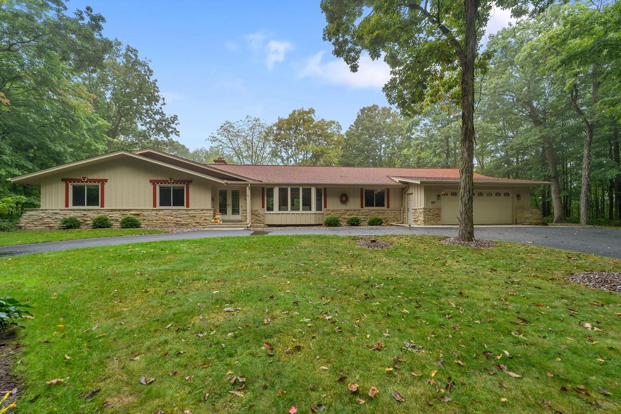 280 Nob Hill, Richfield, WI 53017