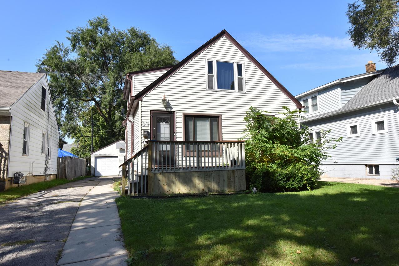 437 S 71st St #A, Milwaukee, WI 53214