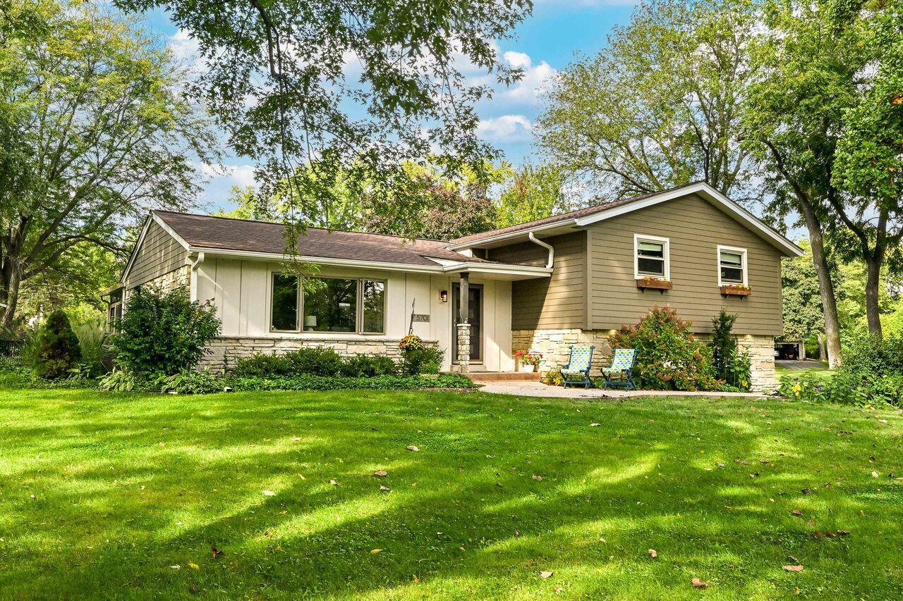 5701 S 121st St, Hales Corners, WI 53130