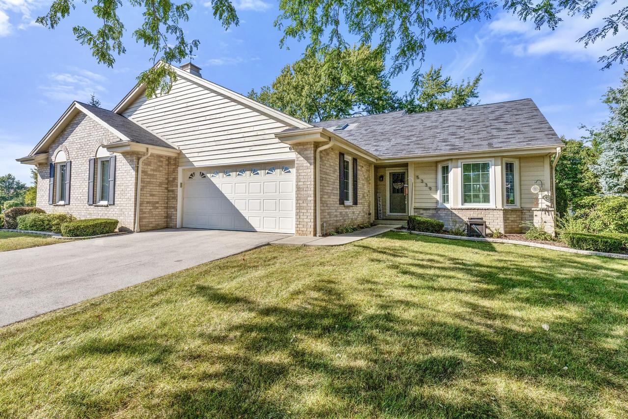 5339 S Cambridge Ln, Greenfield, WI 53221
