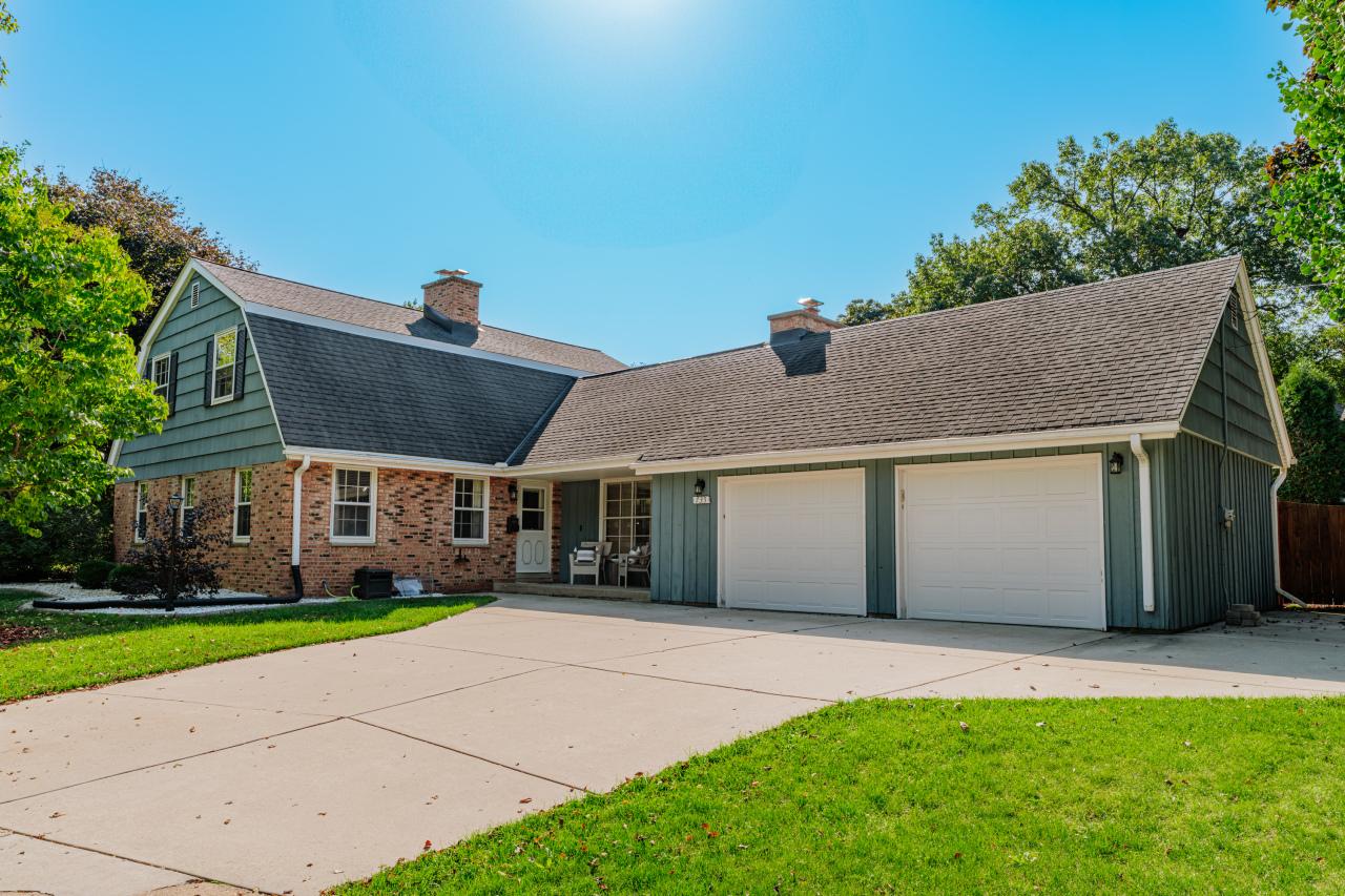 735 E Wabash Ave, Waukesha, WI 53186