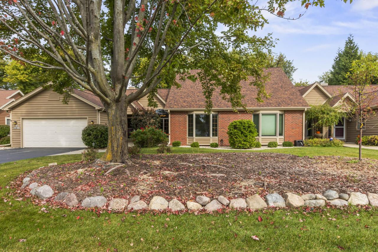 N19W26672 Milkweed Ln #A, Pewaukee, WI 53072