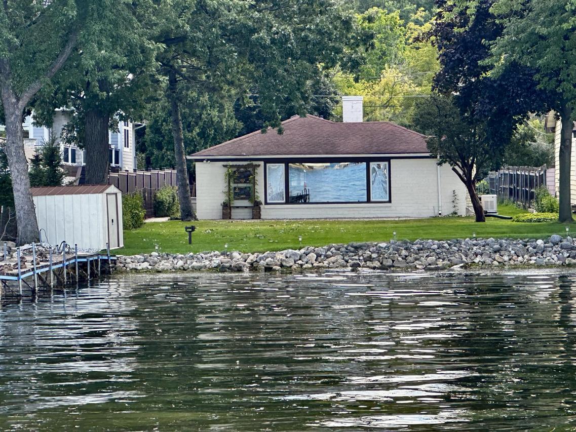 N21W28512 Louis Ave, Delafield, WI 53072