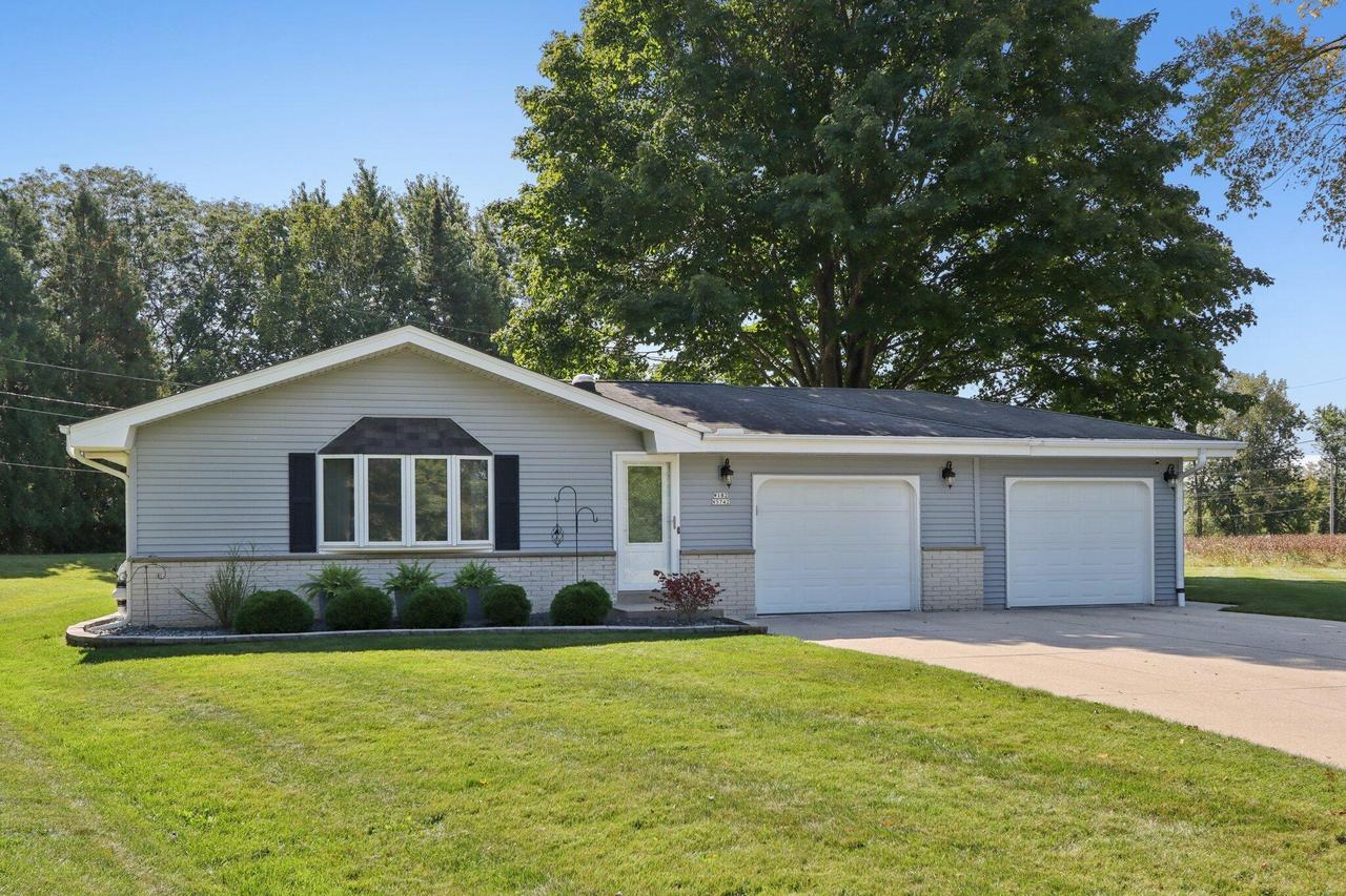 W182N5742 Balsam Ct, Menomonee Falls, WI 53051
