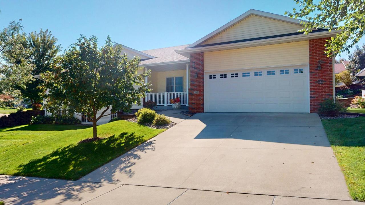 806 Maple Shade Dr, Holmen, WI 54636