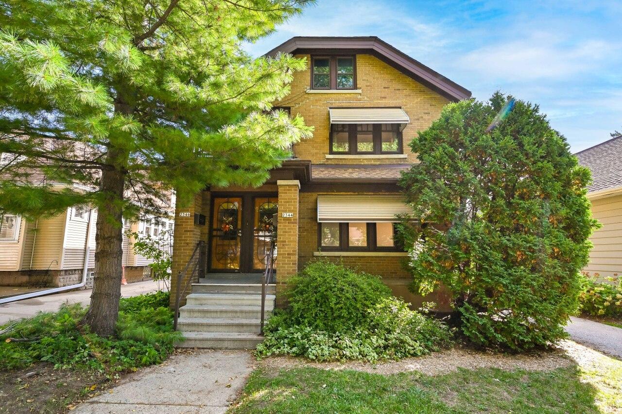 2344 N 68th St, Wauwatosa, WI 53213