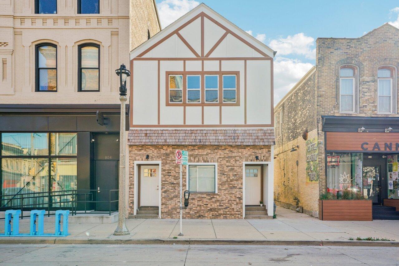 808 S 5th St, Milwaukee, WI 53204