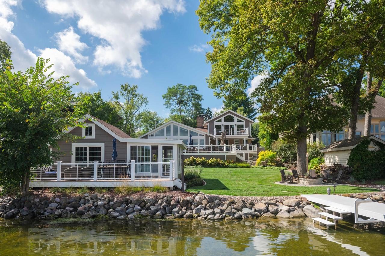 1503 Milwaukee St, Delafield, WI 53018