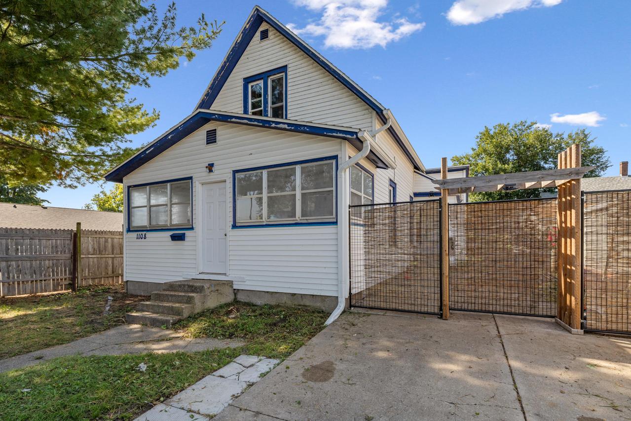 1108 S 5th Ave, La Crosse, WI 54601