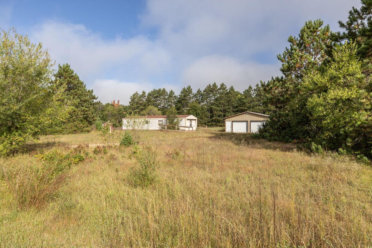 16180 Hatbox Ave, Adrian, WI 54656