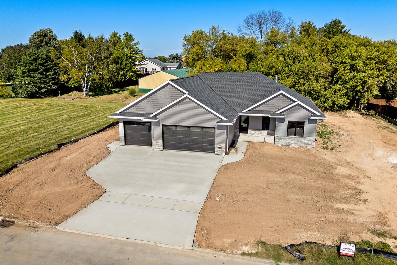 7232 Ridgeway Ln, Manitowoc, WI 54220