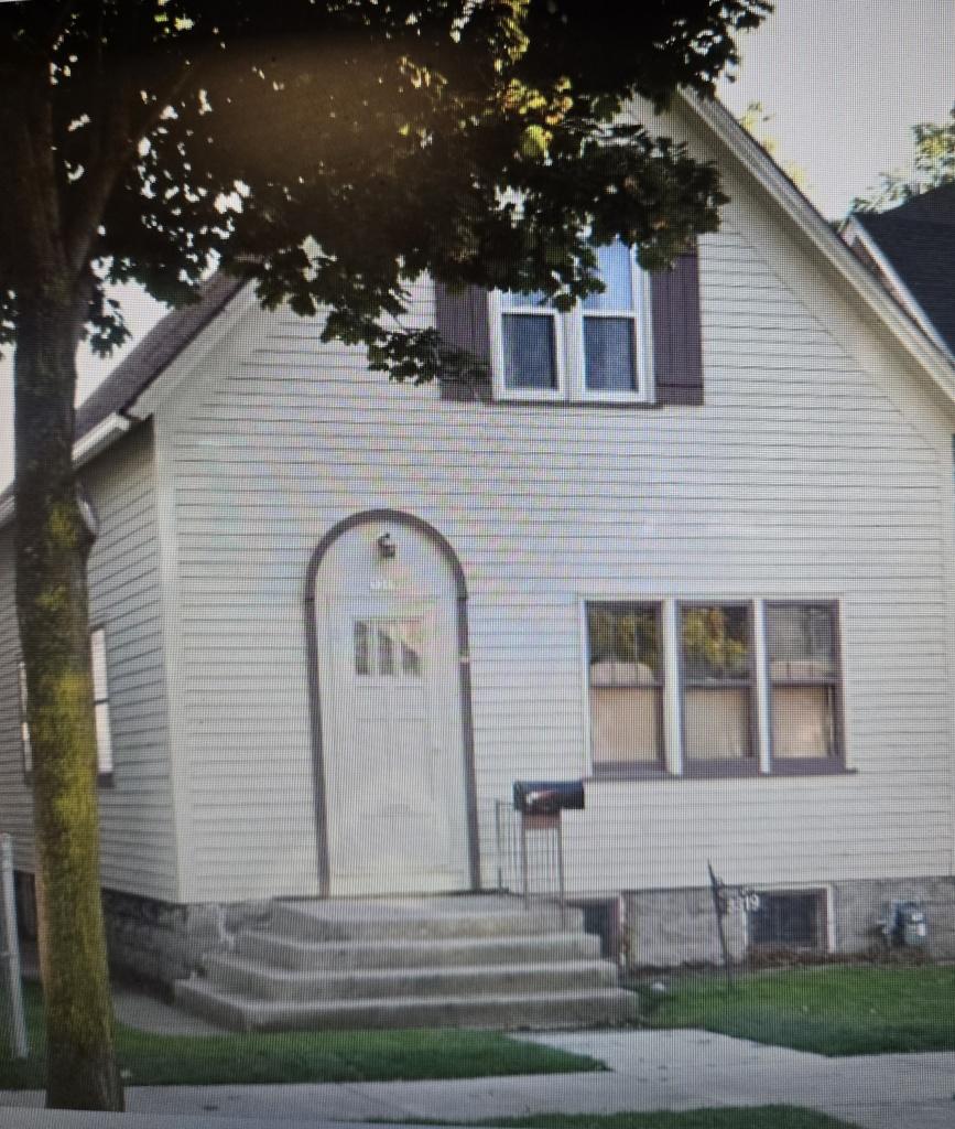 3319 W Scott St, Milwaukee, WI 53215