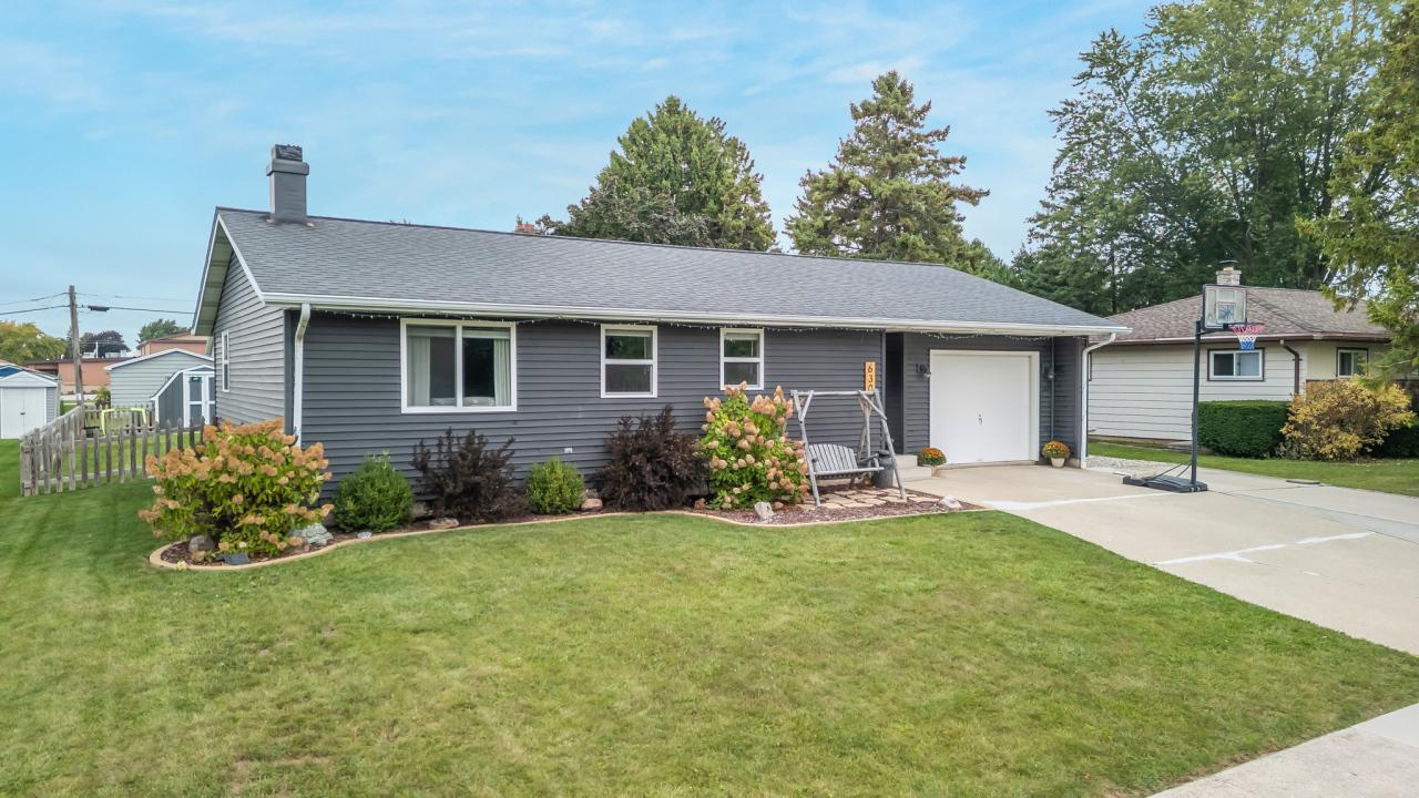 630 Erie Ave, Oostburg, WI 53070