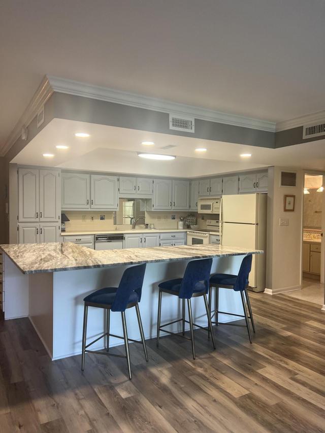 13335 Watertown Plank Rd #111, Elm Grove, WI 53122