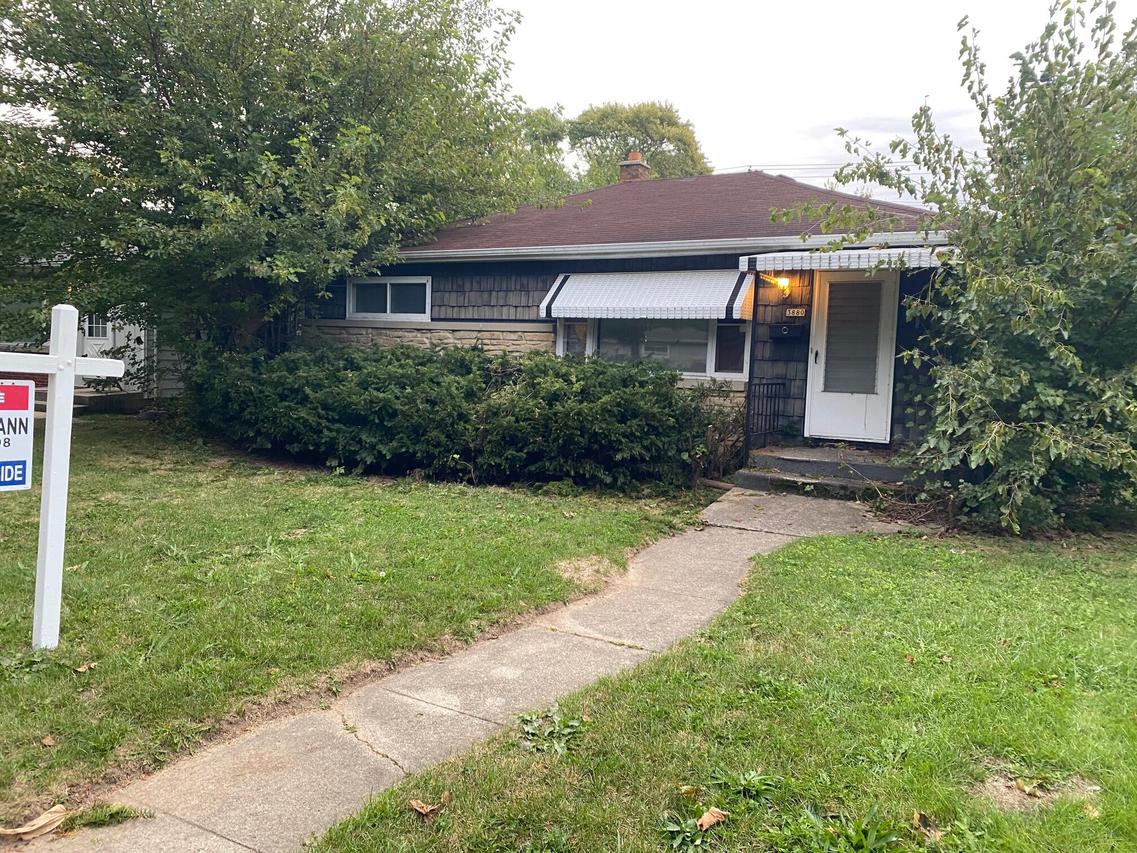 3880 N 93rd St, Milwaukee, WI 53222