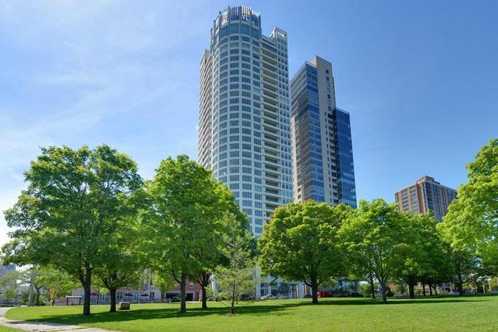 825 N Prospect Ave #2802, Milwaukee, WI 53202