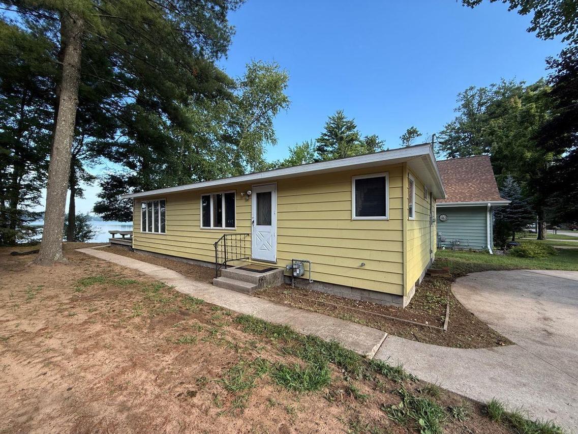N2711 Rustic Dr, Belle Plaine, WI 54929