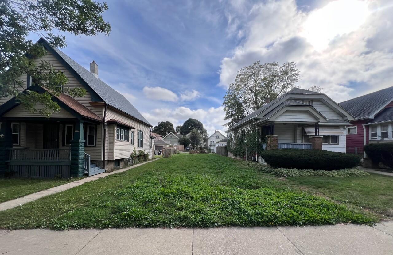 4024 N 19th St, Milwaukee, WI 53209