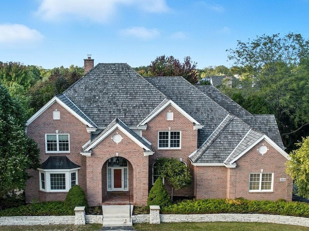 3824 W Stonefield Rd, Mequon, WI 53092