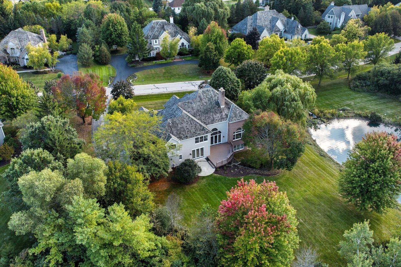 3824 W Stonefield Rd, Mequon, WI 53092