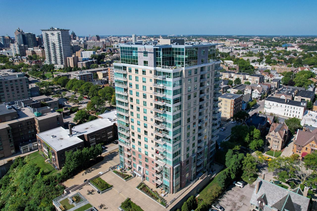 1522 N Prospect Ave #902, Milwaukee, WI 53202
