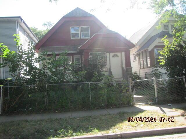 3716 N 26th St, Milwaukee, WI 53206