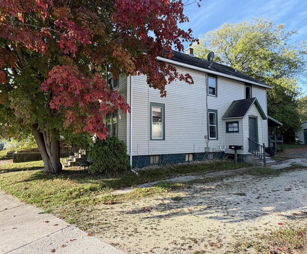 1910 E River St, Two Rivers, WI 54241