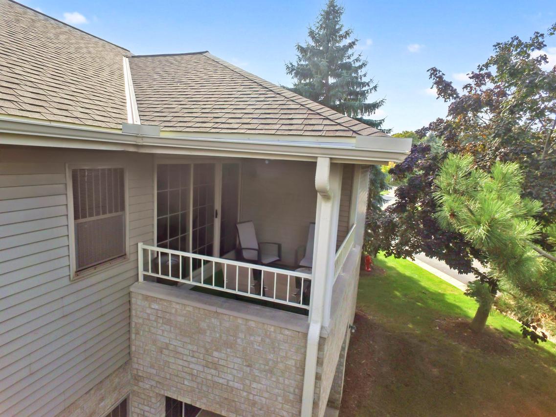 18740 Emerald Cir #E, Brookfield, WI 53045