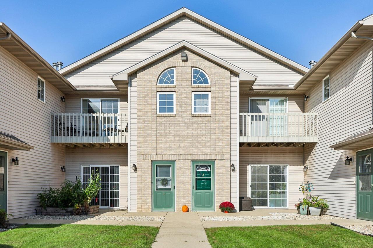 300 E Tyranena Park #2, Lake Mills, WI 53551