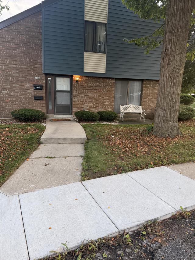 8616 N Servite Dr, Milwaukee, WI 53223