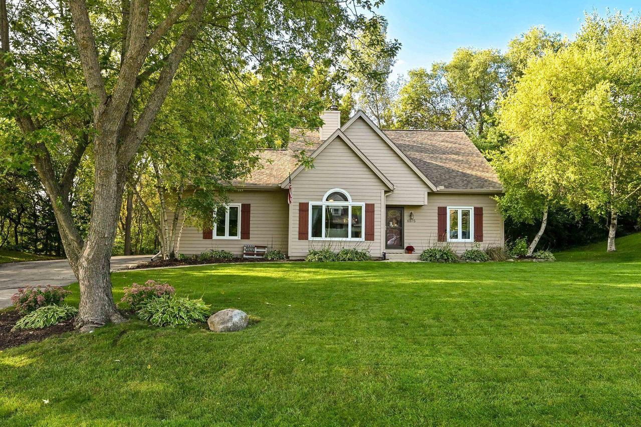 6575 S Carroll Cir, Franklin, WI 53132