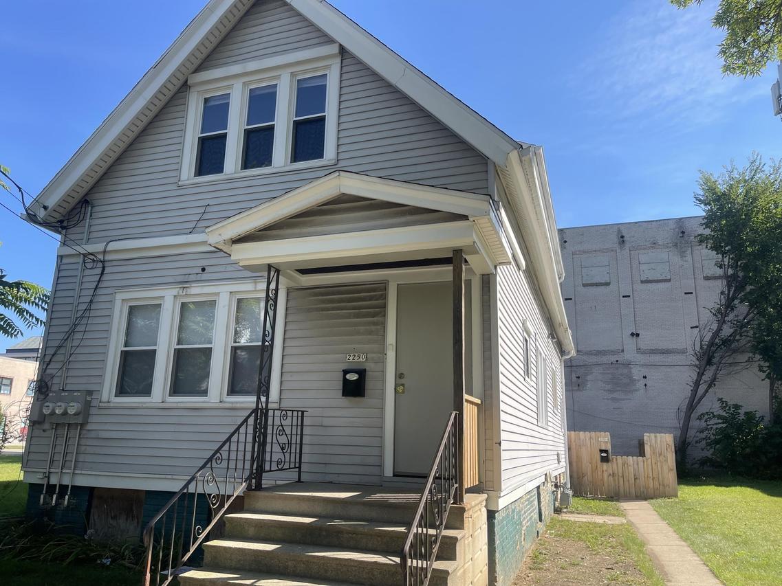 2250 N 14th St, Milwaukee, WI 53205