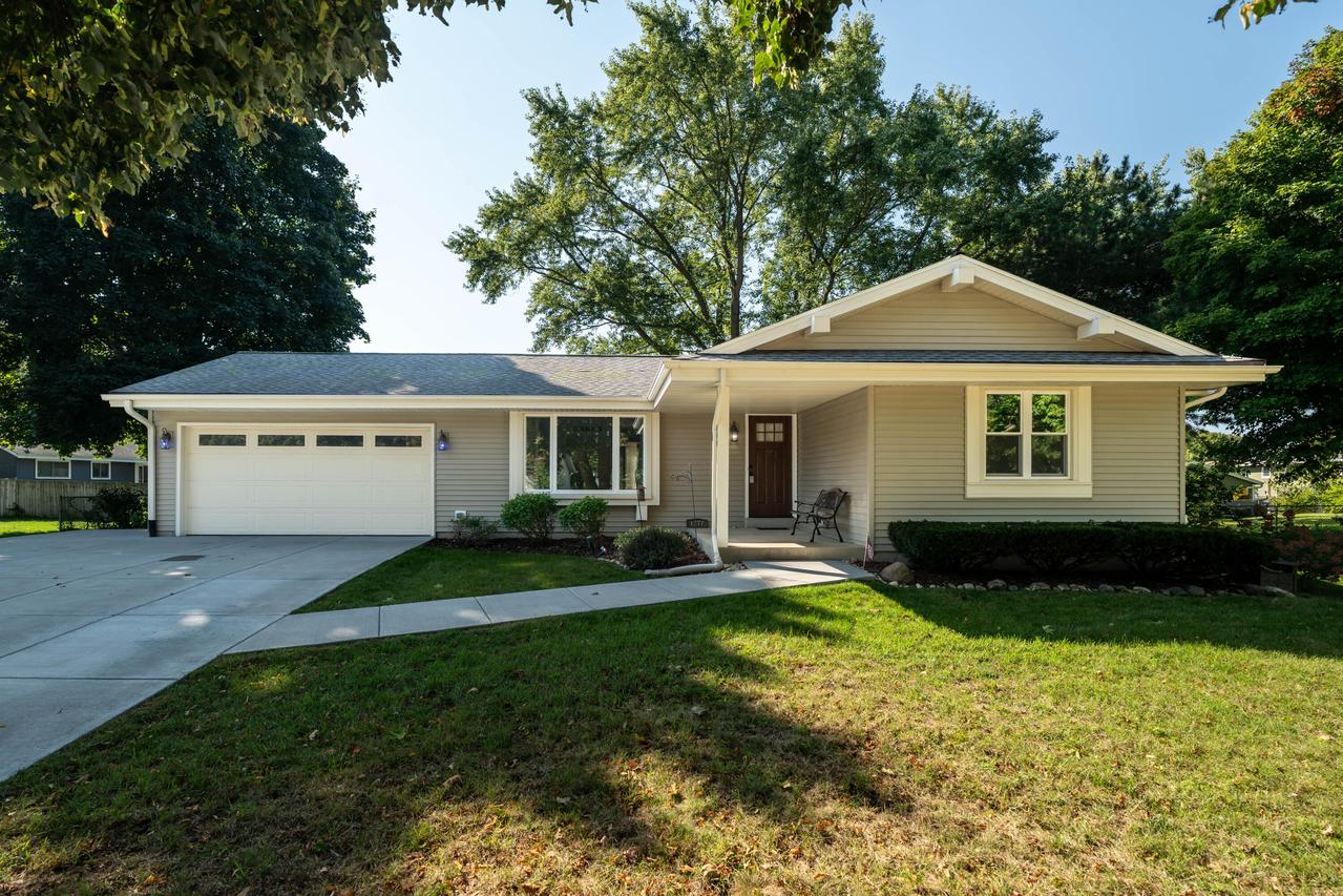 1277 Market Pl, Waukesha, WI 53189