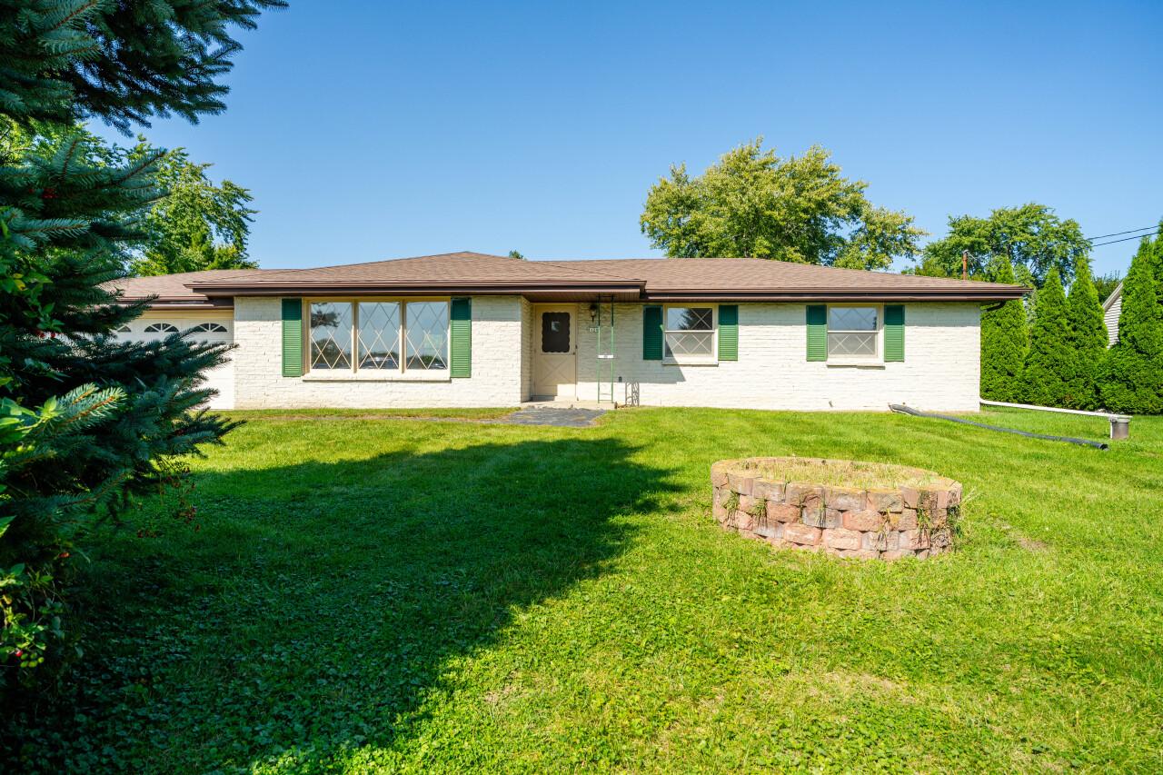8120 W Forest Hill, Franklin, WI 53132