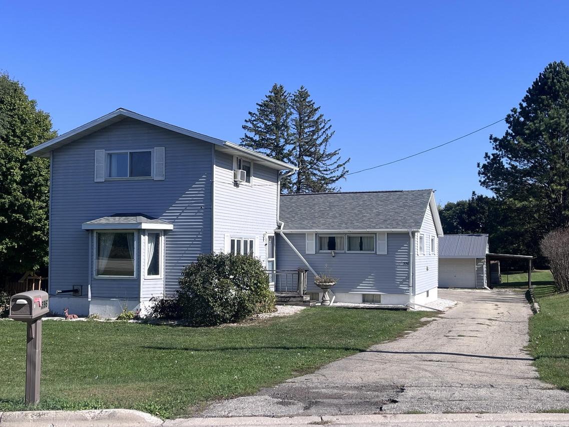 596 Green Bay Rd, Denmark, WI 54208