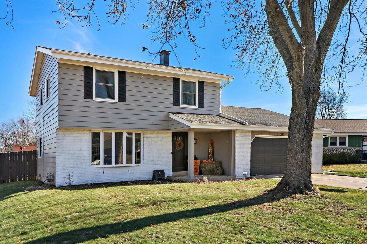 6911 62nd Ave, Kenosha, WI 53142