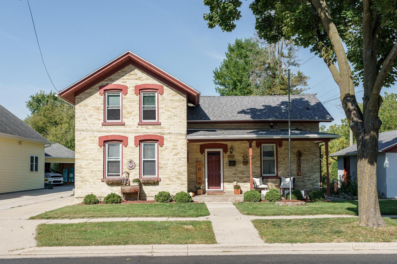 1116 River Dr, Watertown, WI 53094