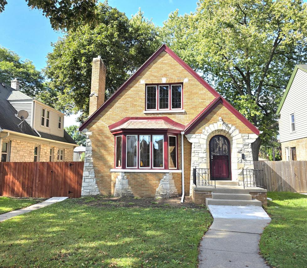 3853 N 42nd St, Milwaukee, WI 53216