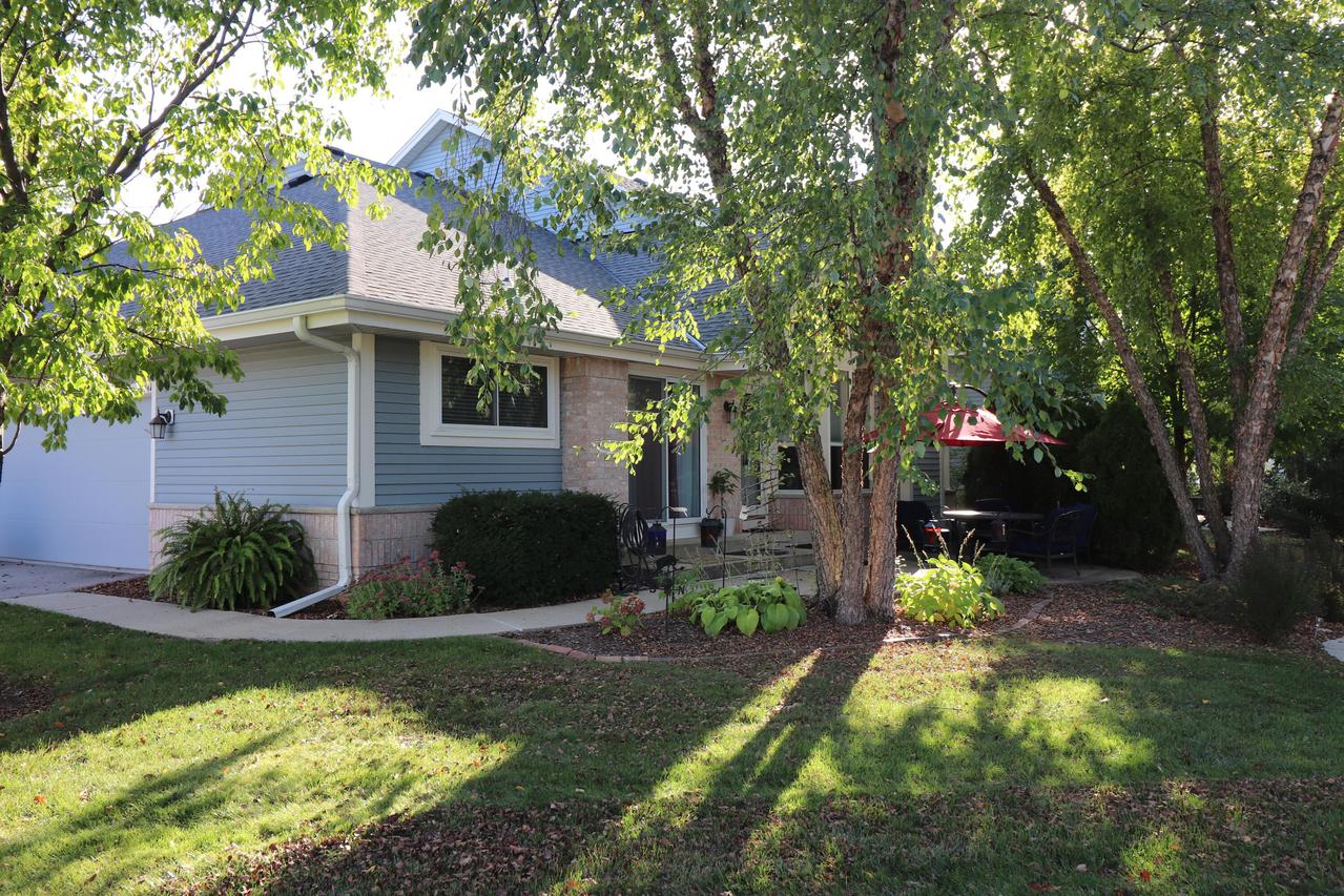 14241 W Waterford Sq., New Berlin, WI 53151