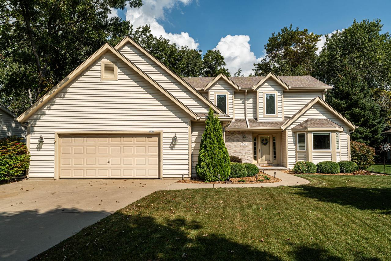 8542 W Red Wing Dr, Franklin, WI 53132