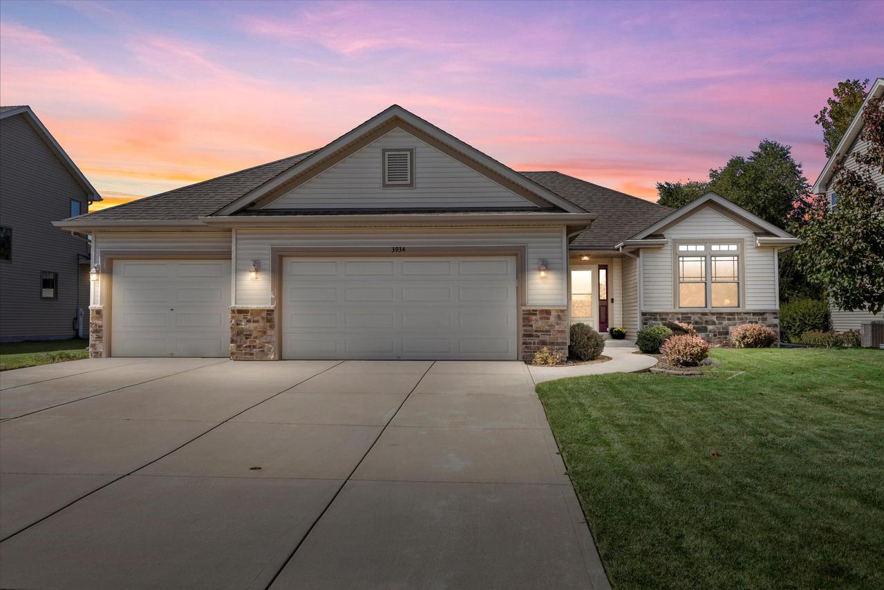 3934 Wild Ginger Way, Caledonia, WI 53126