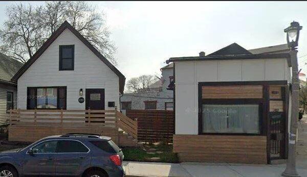 2401 S Kinnickinnic Ave #2403, Milwaukee, WI 53207