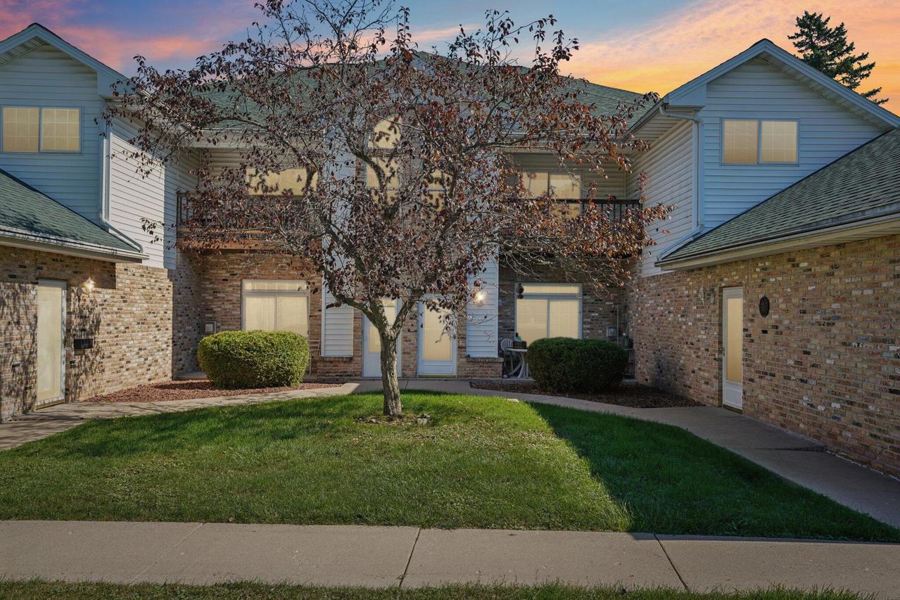 4300 W Grange Ave #Unit 8, Greenfield, WI 53220