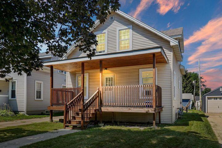 1610 76th St, Kenosha, WI 53143