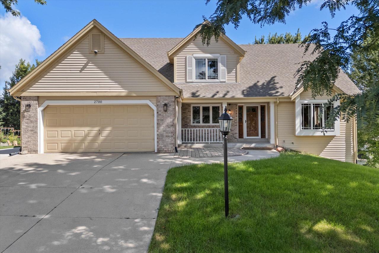 2700 Wyngate Way, Waukesha, WI 53189