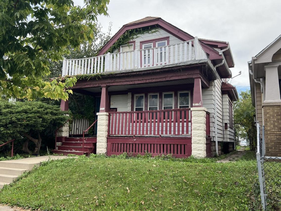3374 N 30th St, Milwaukee, WI 53216