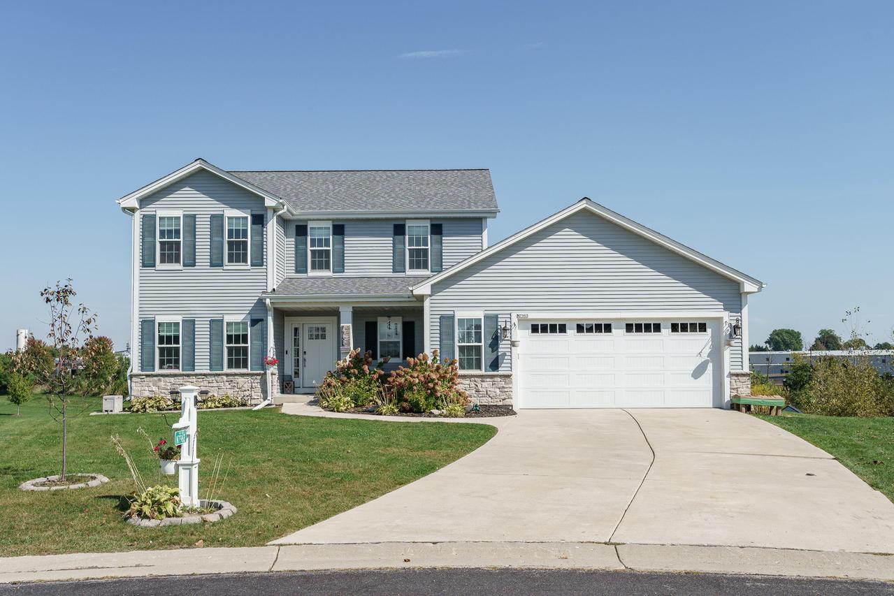 N7963 Forest Dr, Ixonia, WI 53036