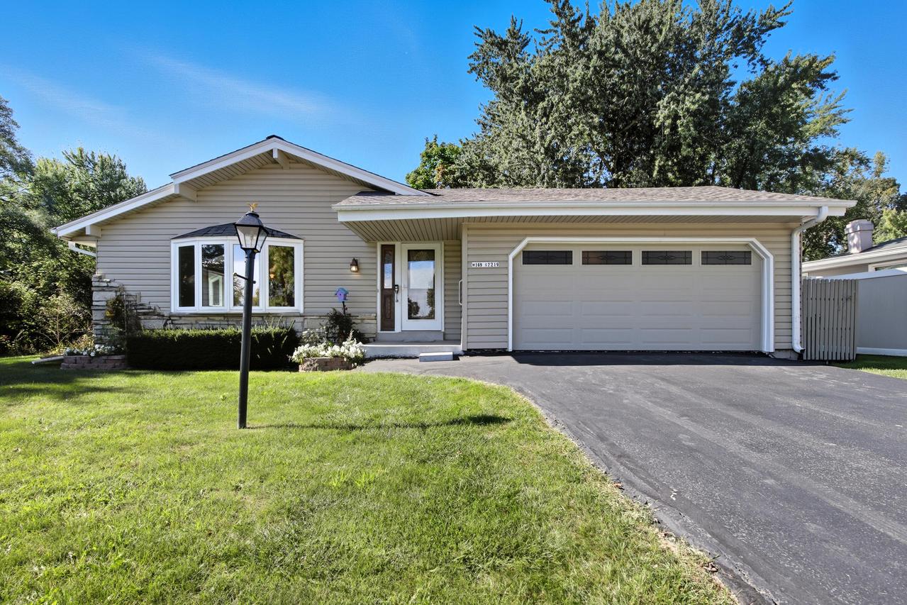W169S7219 Avon Ct, Muskego, WI 53150