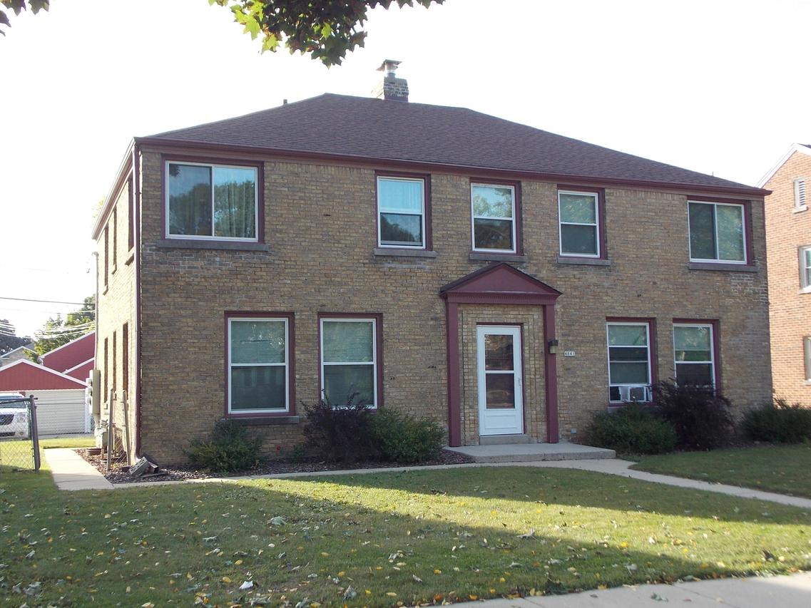 4841 N Mohawk Ave, Glendale, WI 53217