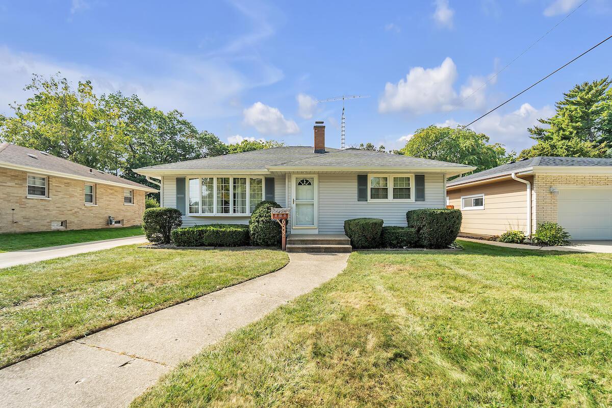 6602 Pershing Blvd, Kenosha, WI 53142